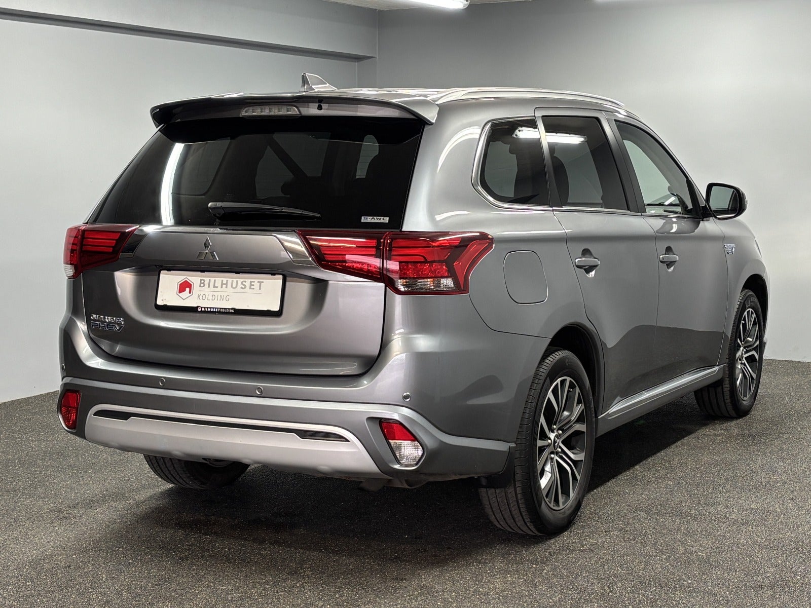 Billede af Mitsubishi Outlander 2,4 PHEV Invite CVT 4WD