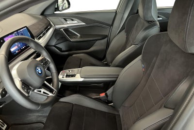 BMW iX2 eDrive20 M-Sport - 4