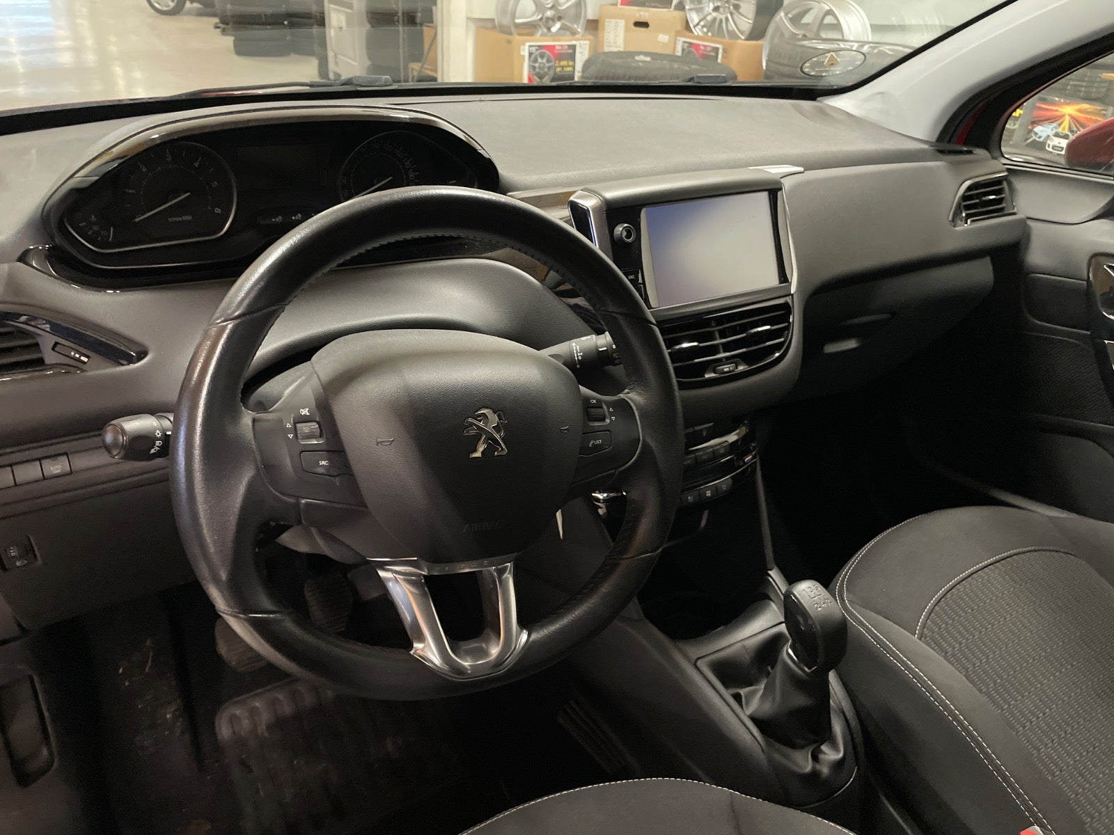 Peugeot 208 BlueHDi 100 Strike