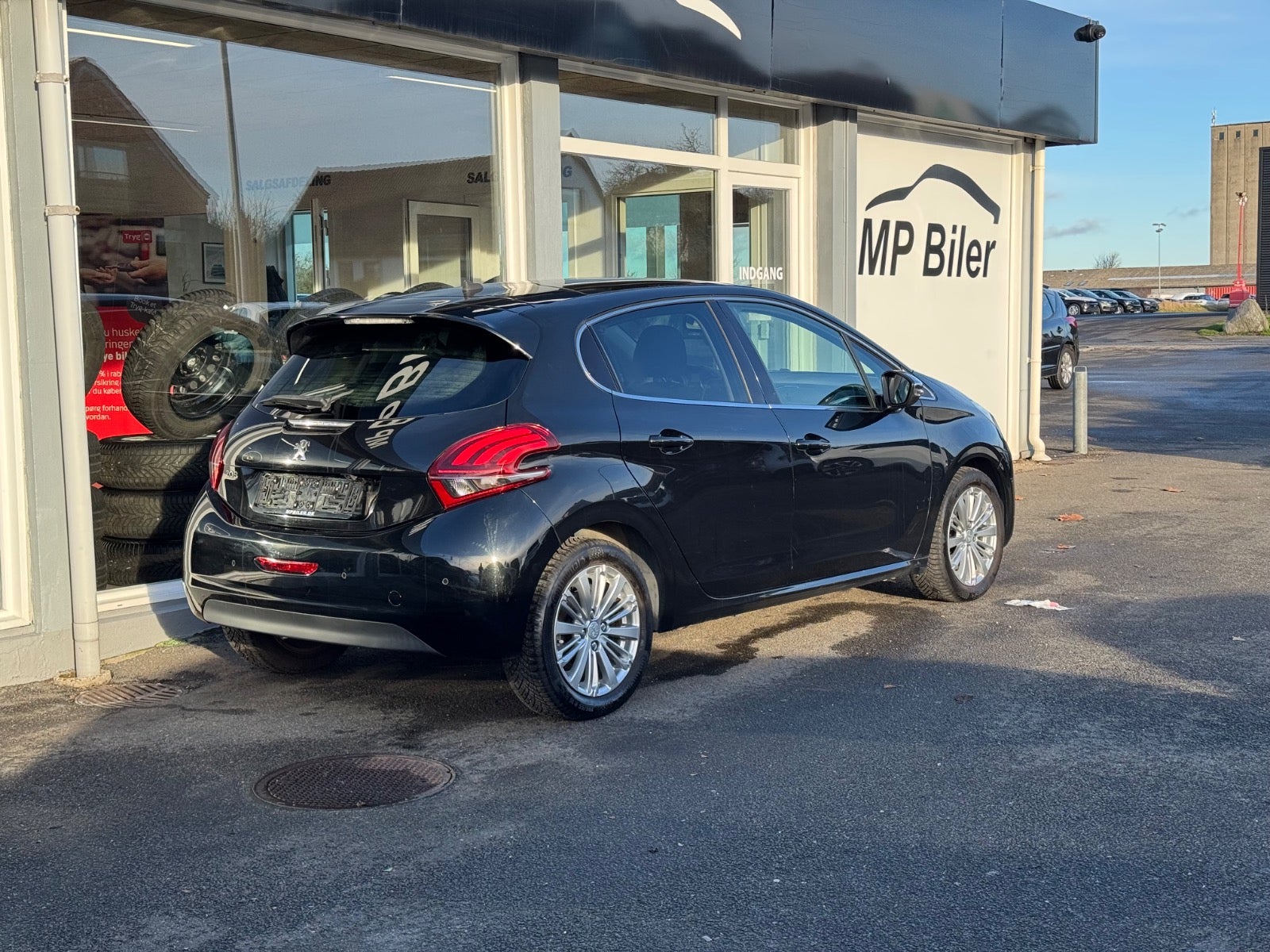 Billede af Peugeot 208 1,6 BlueHDi 100 Allure Sky