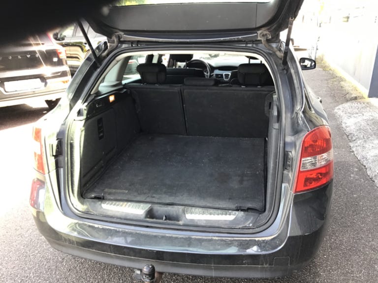 Renault Laguna III dCi 110 Expression Sport Tourer