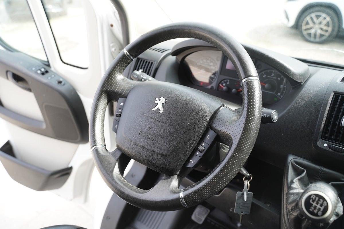Billede af Peugeot Boxer 335 2,2 BlueHDi 165 L3H2 Premium