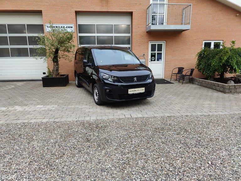 Peugeot Partner BlueHDi 130 L2V2 Ultimate EAT8 Van