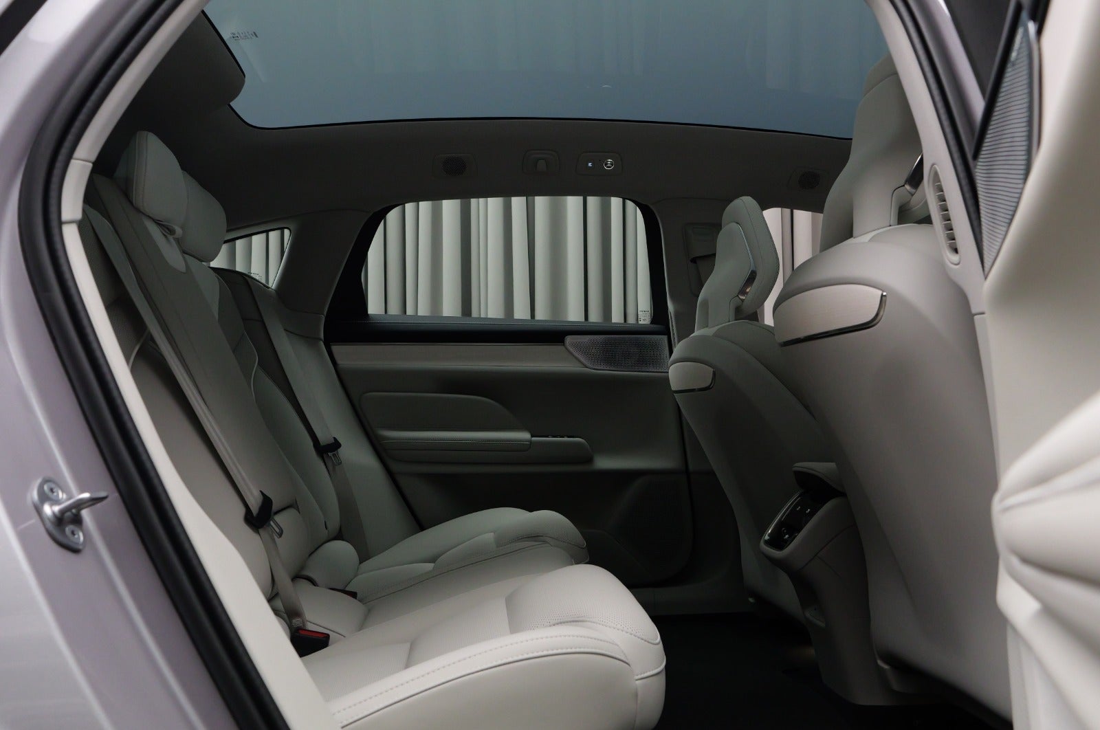 Volvo ES90 Extended Range Ultra