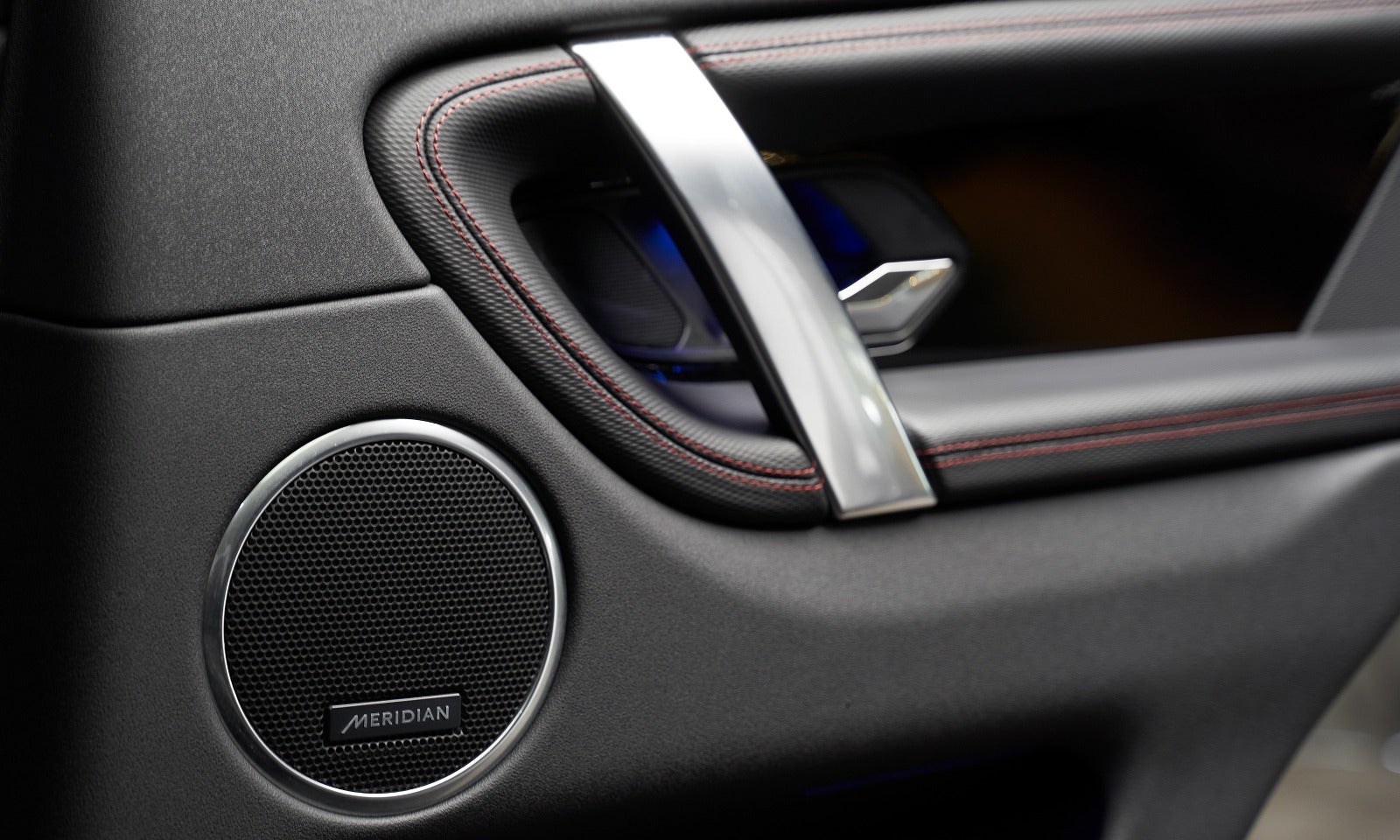 Land Rover Discovery Sport P300e R-Dynamic aut.