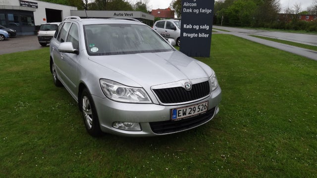 Skoda Octavia 1,6 TDi 105 Ambiente Combi