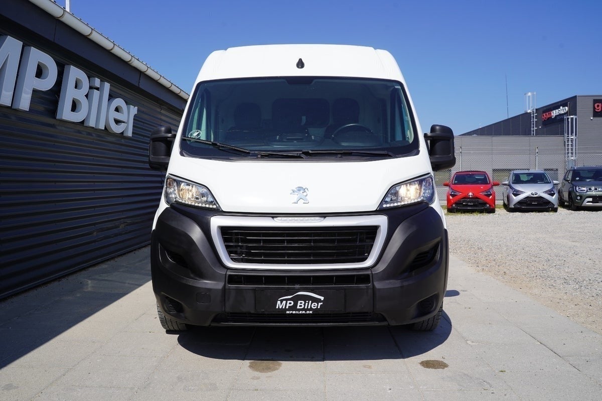 Billede af Peugeot Boxer 335 2,2 BlueHDi 140 L3H2 Premium