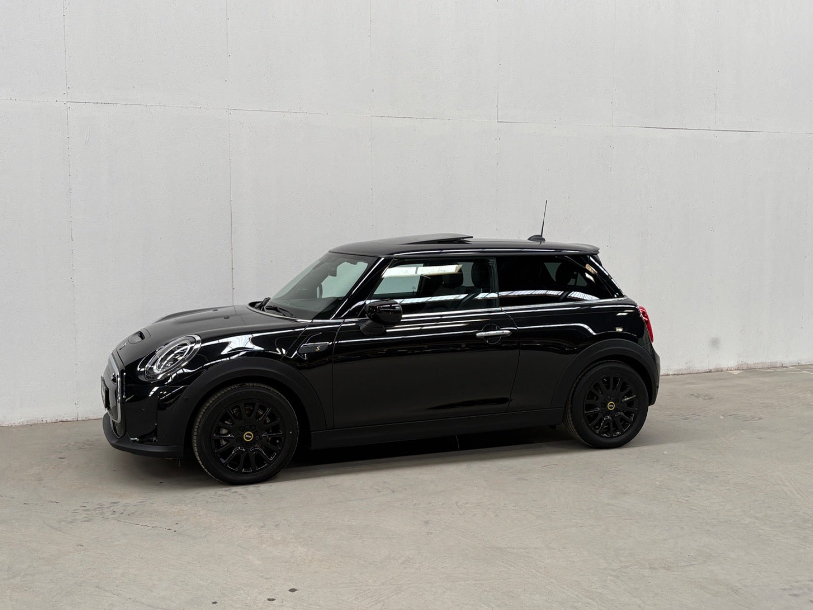 MINI Cooper SE  A