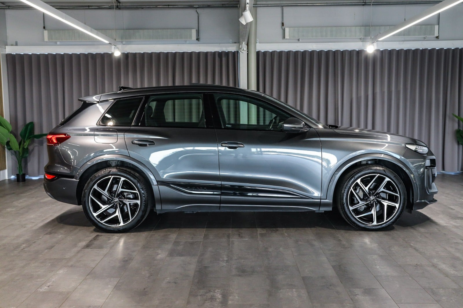 Billede af Audi Q6 e-tron S-line quattro