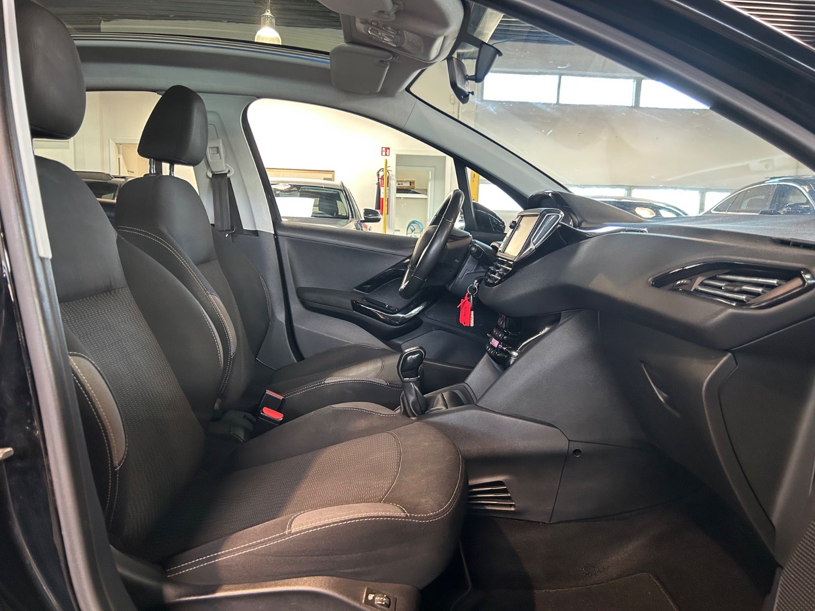 Peugeot 208 - 20