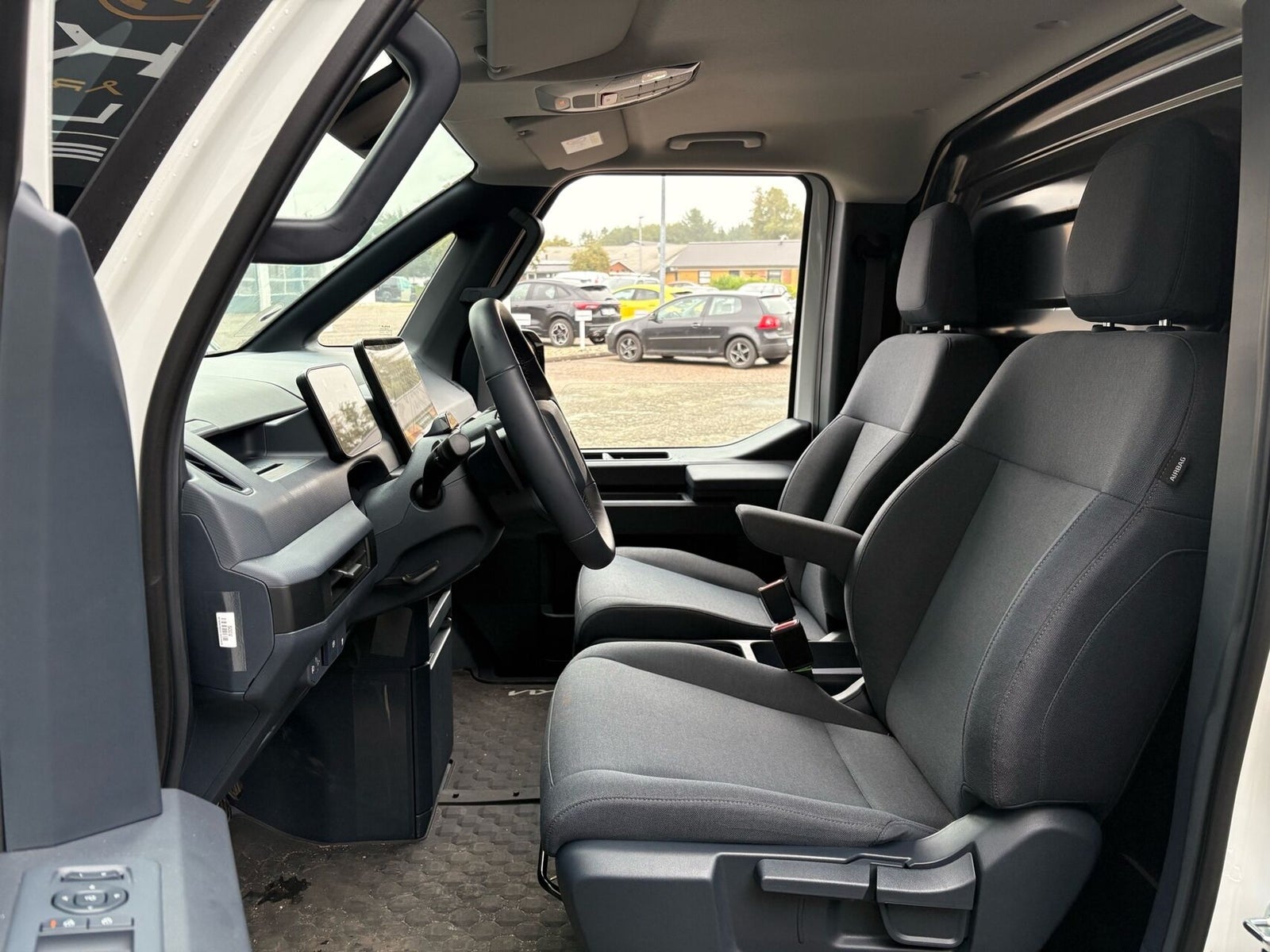 Kia PV5 Cargo L2H1 Long Range Work Pro