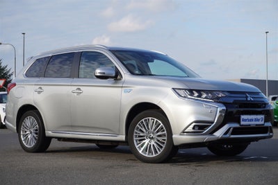 Mitsubishi Outlander 2,4 PHEV Intense CVT 4WD 5d