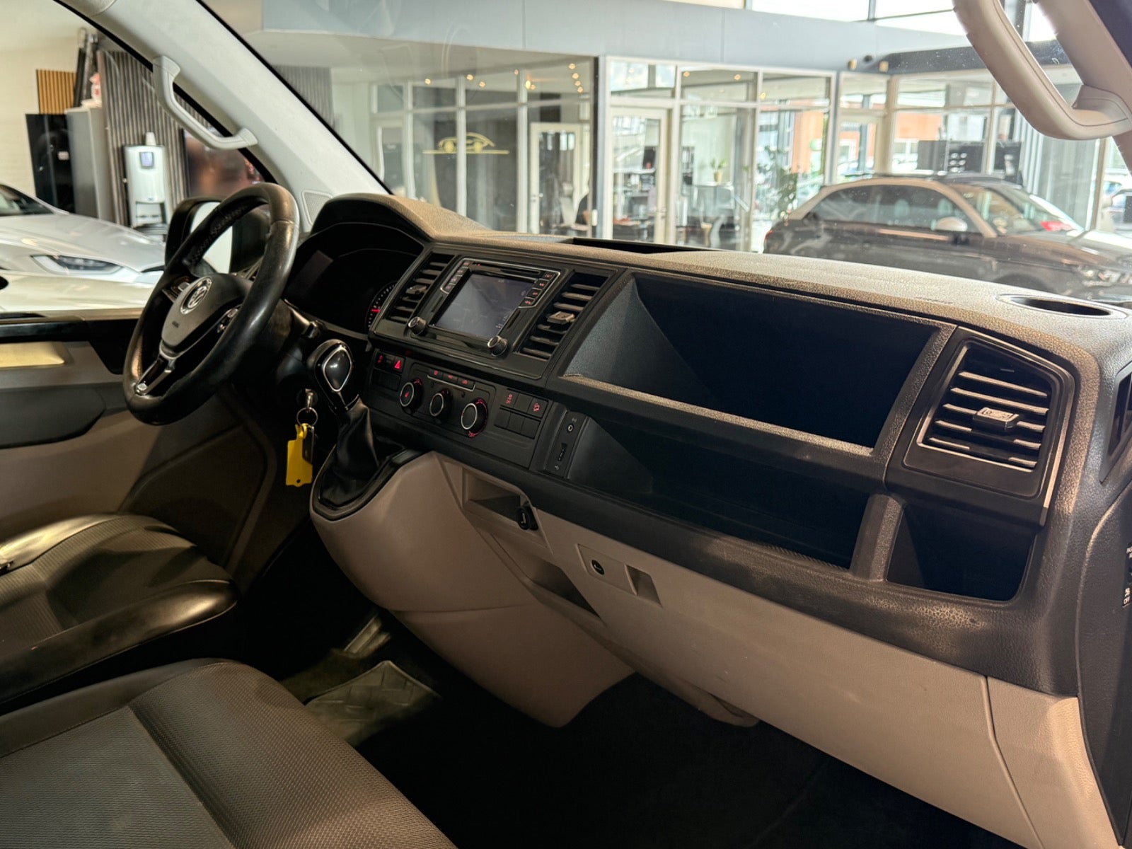 Billede af VW Transporter 2,0 TDi 204 Kassevogn DSG 4Motion lang