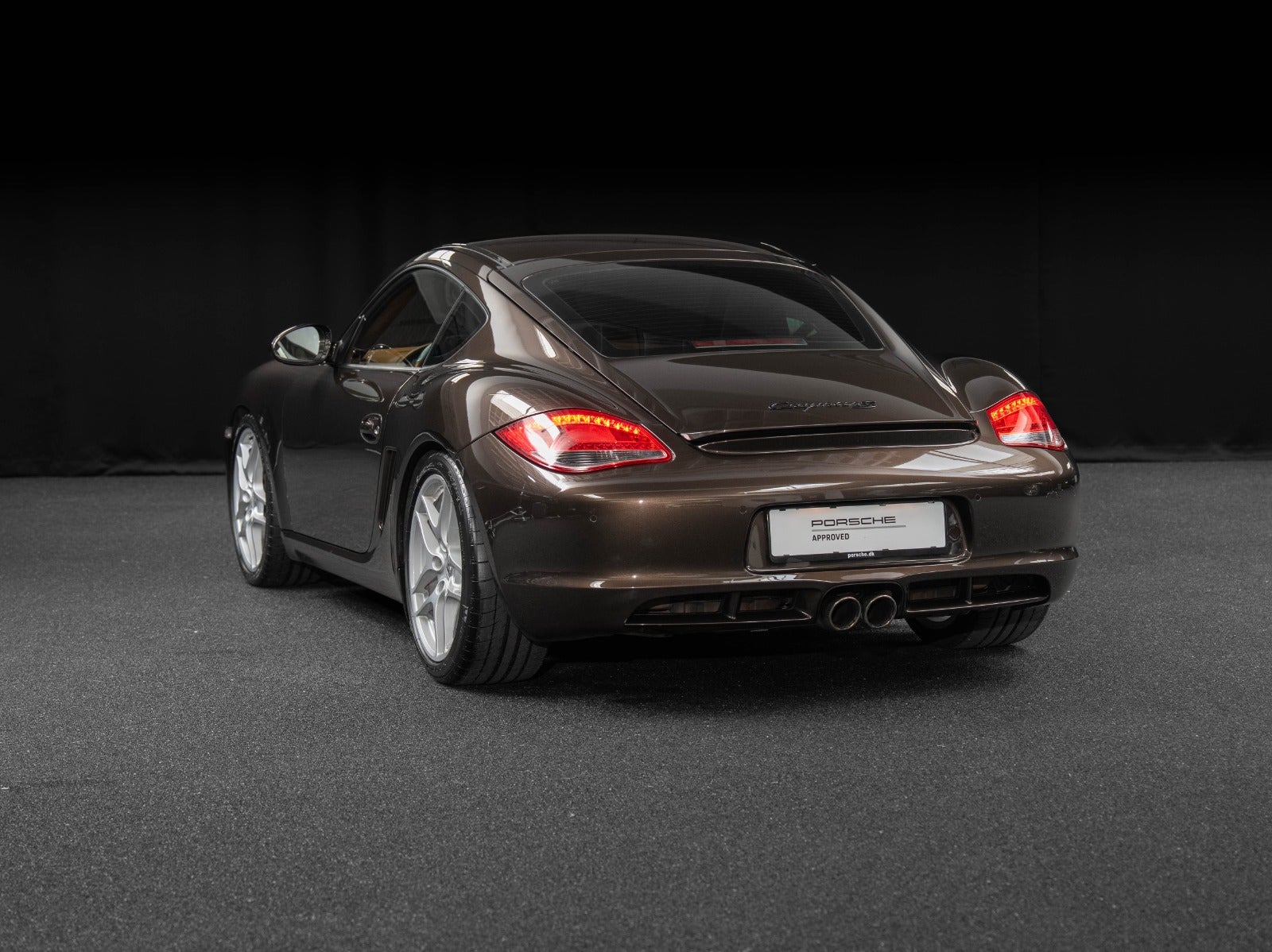 Gallery image 3 of 18