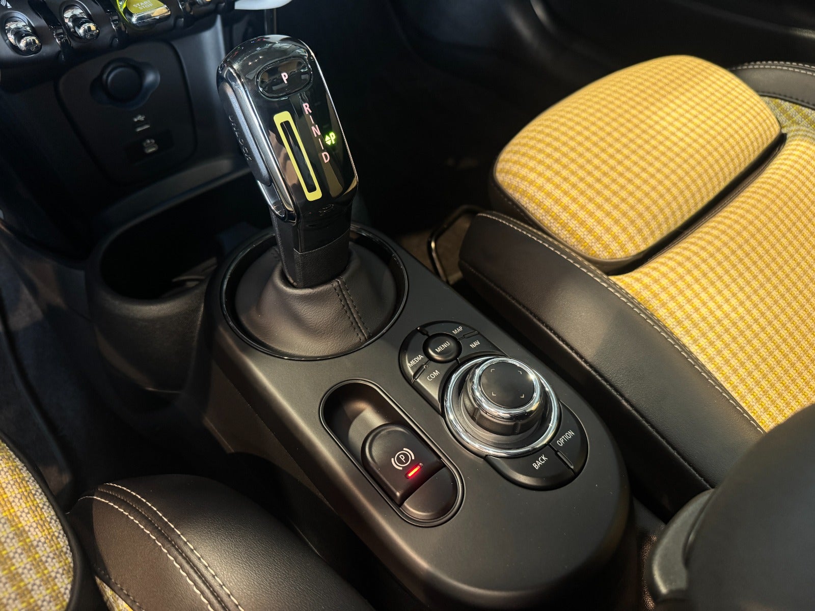 MINI Cooper SE Classic 3d - 15