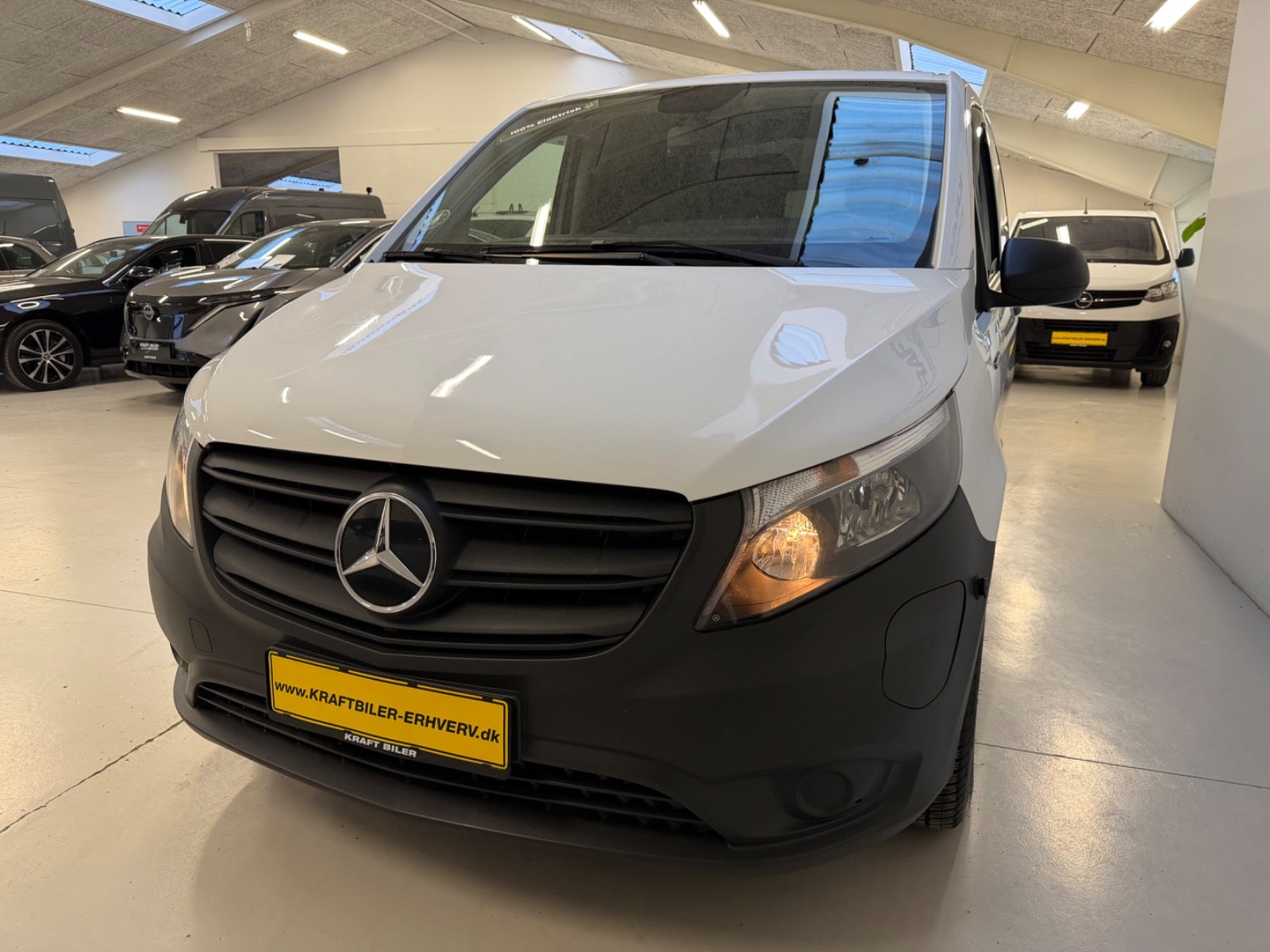 Billede af Mercedes eVito 129  Tourer PRO XL Van