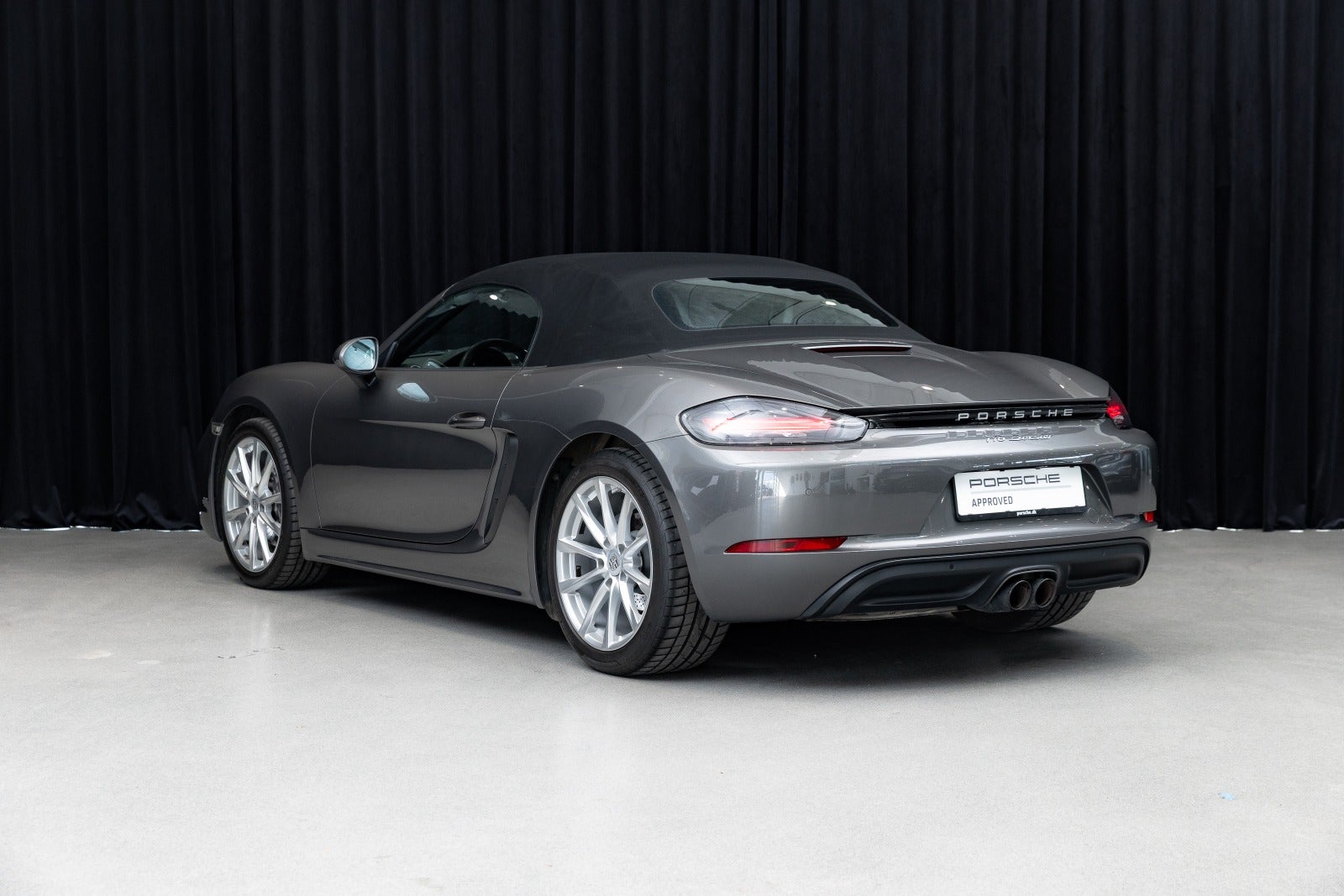 Gallery image 7 of 16