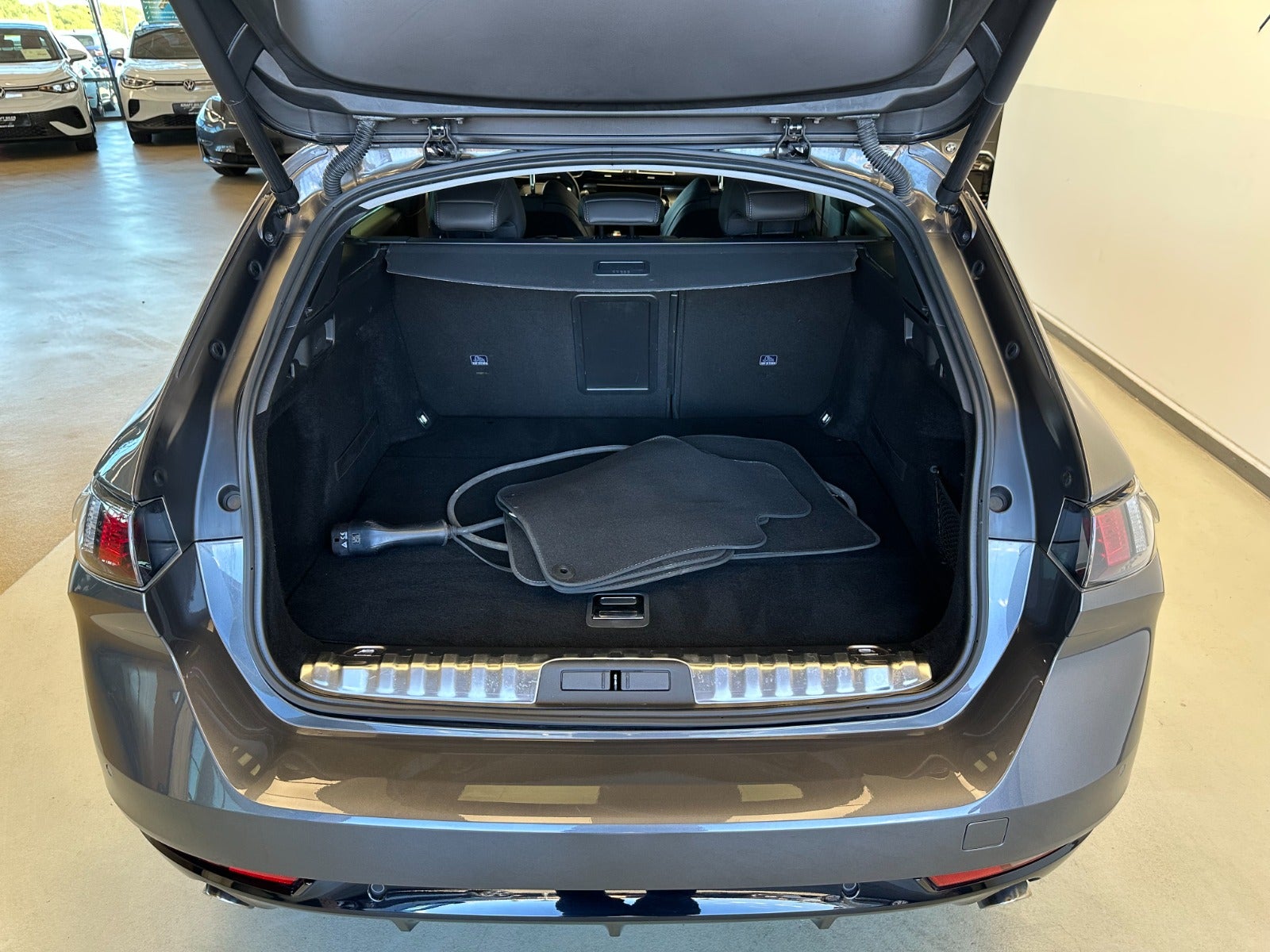 Billede af Peugeot 508 1,6 Hybrid Allure Pack SW EAT8