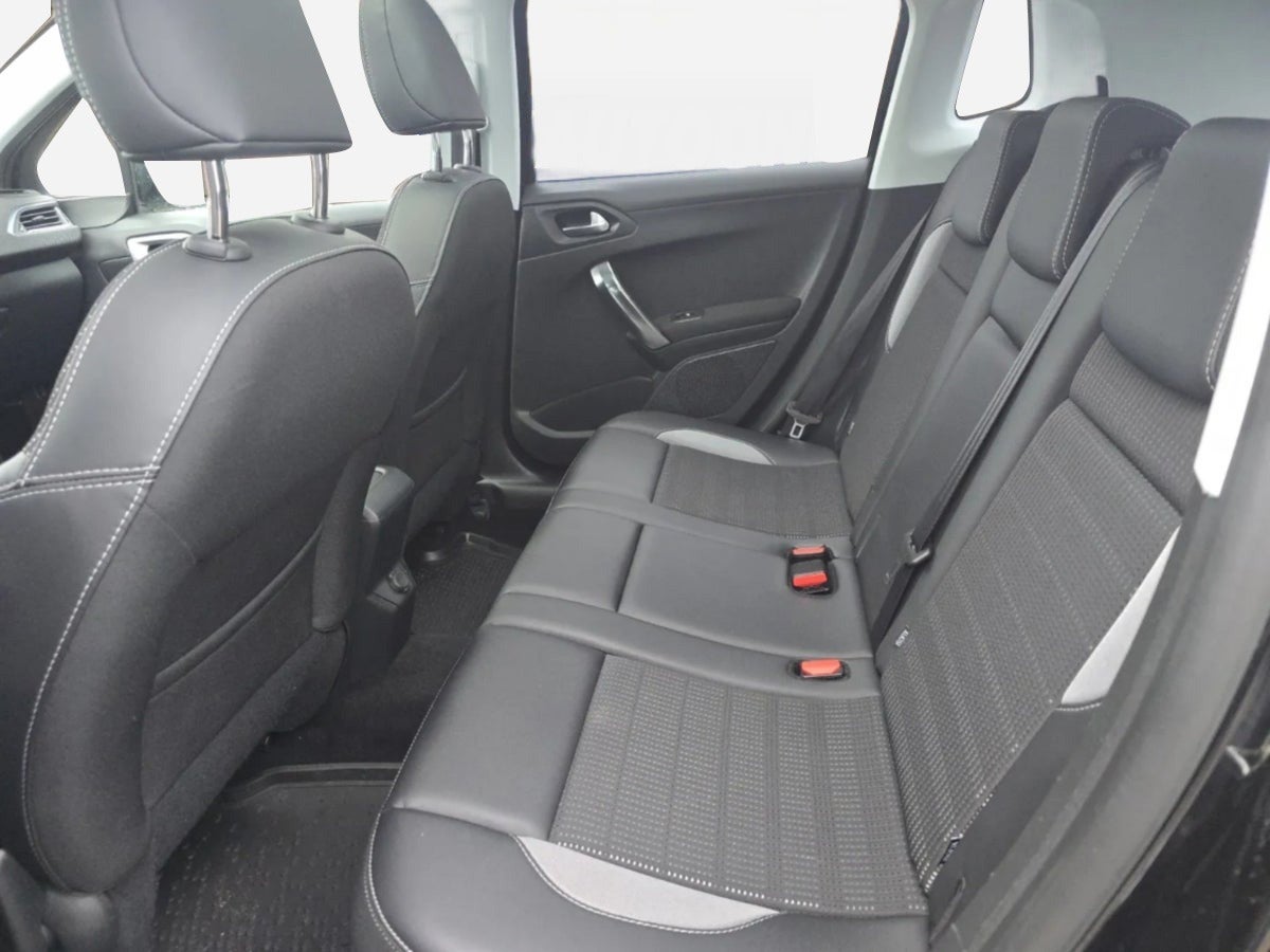 Billede af Peugeot 2008 1,2 e-THP 110 Allure Sky