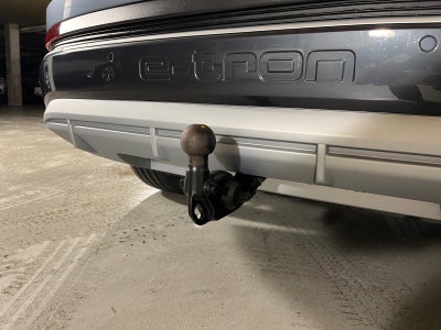 Audi Q4 e-tron S-line quattro Van