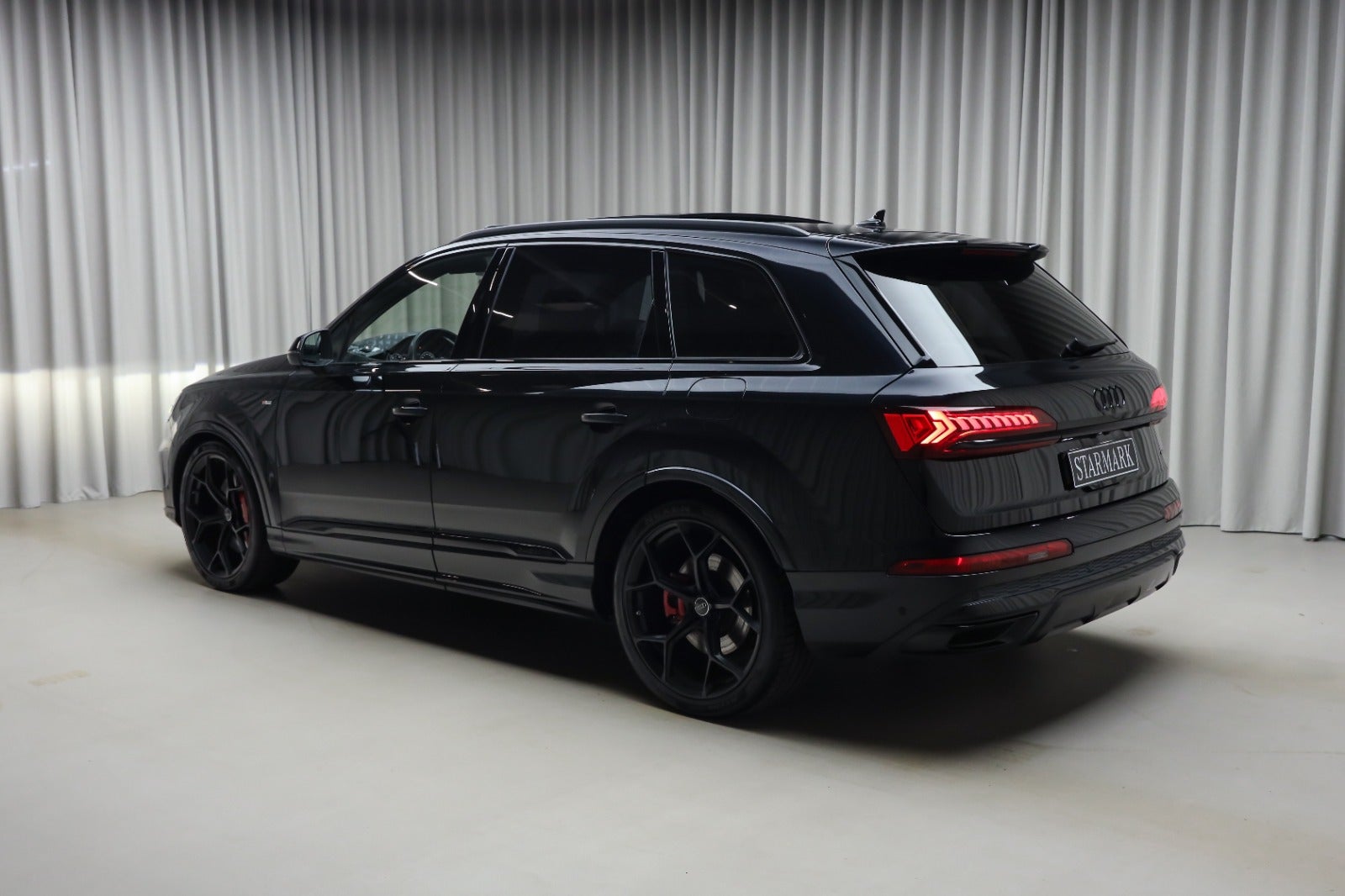 Audi Q7 (2/8)