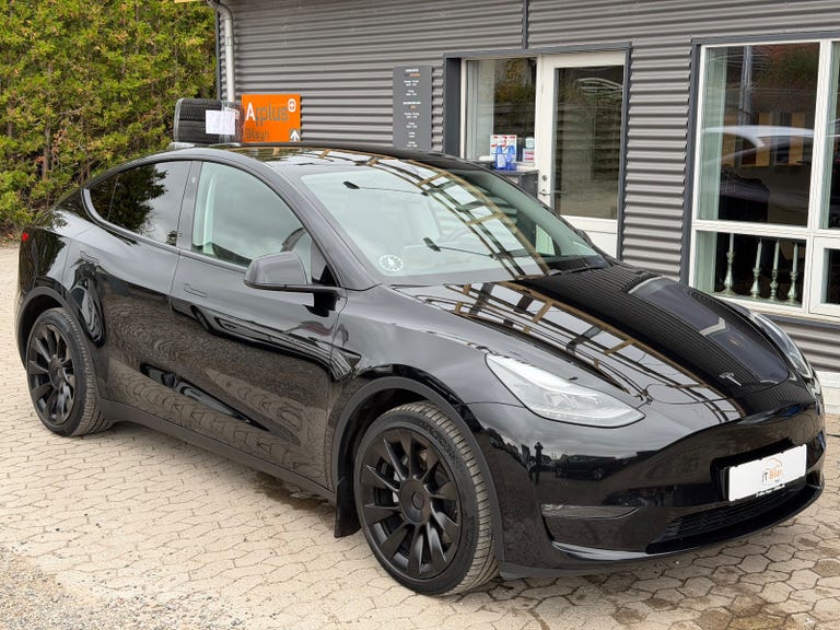Tesla Model Y Long Range AWD
