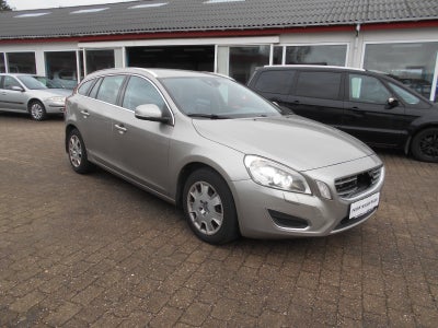 Volvo V60 1,6 T4 180 Summum aut. 5d