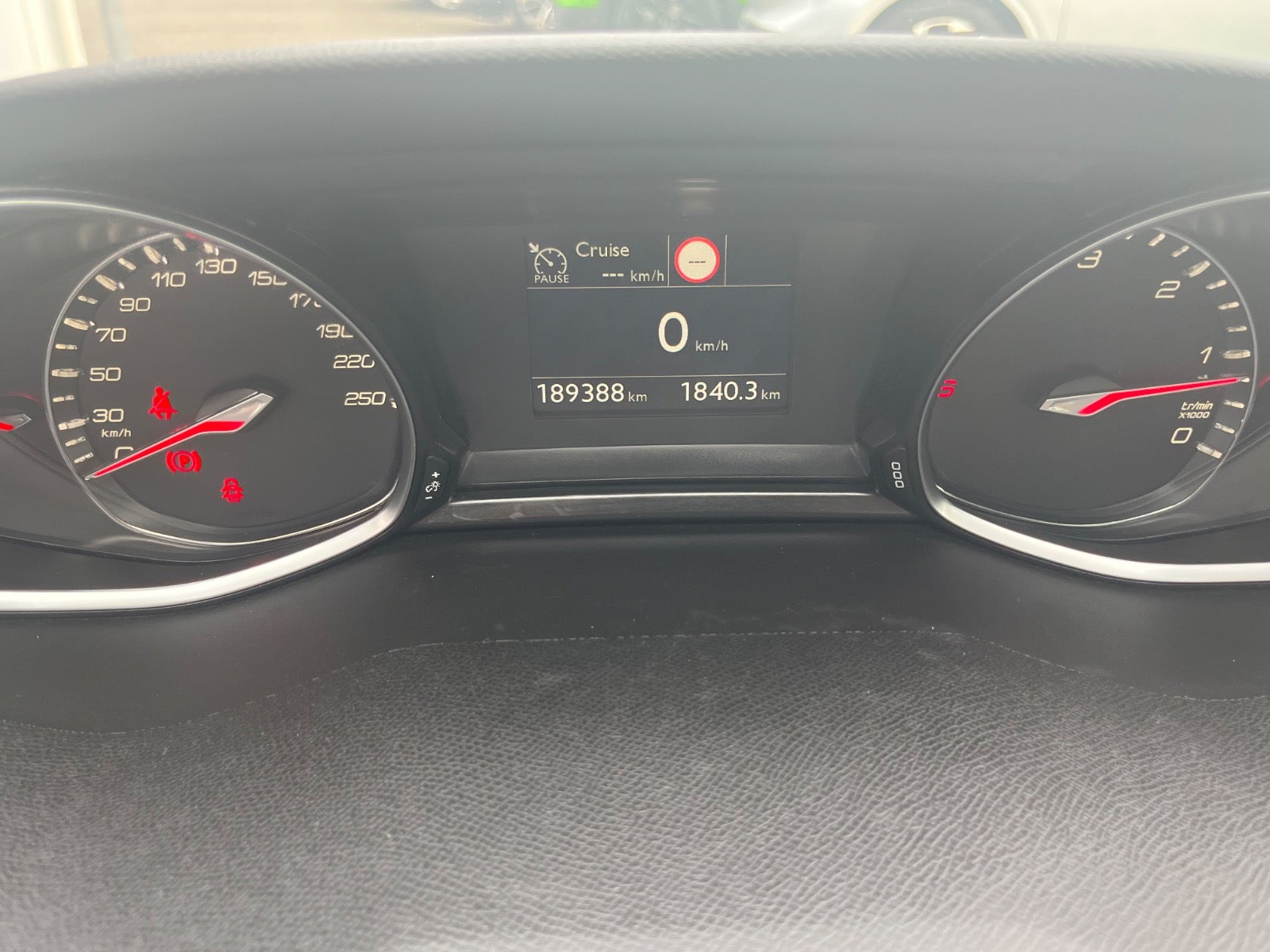 Billede af Peugeot 308 1,6 BlueHDi 120 Allure Sky SW