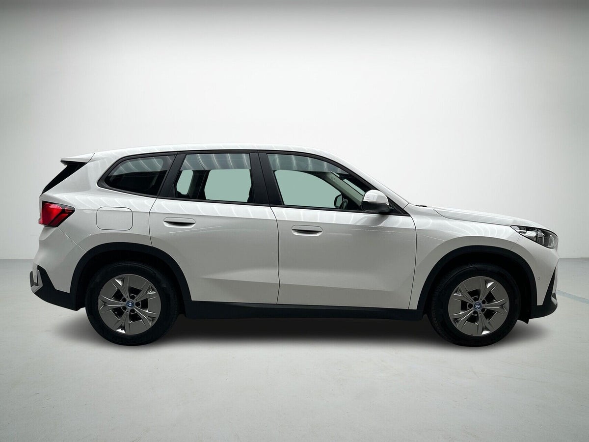 BMW iX1 xDrive30 billede 5
