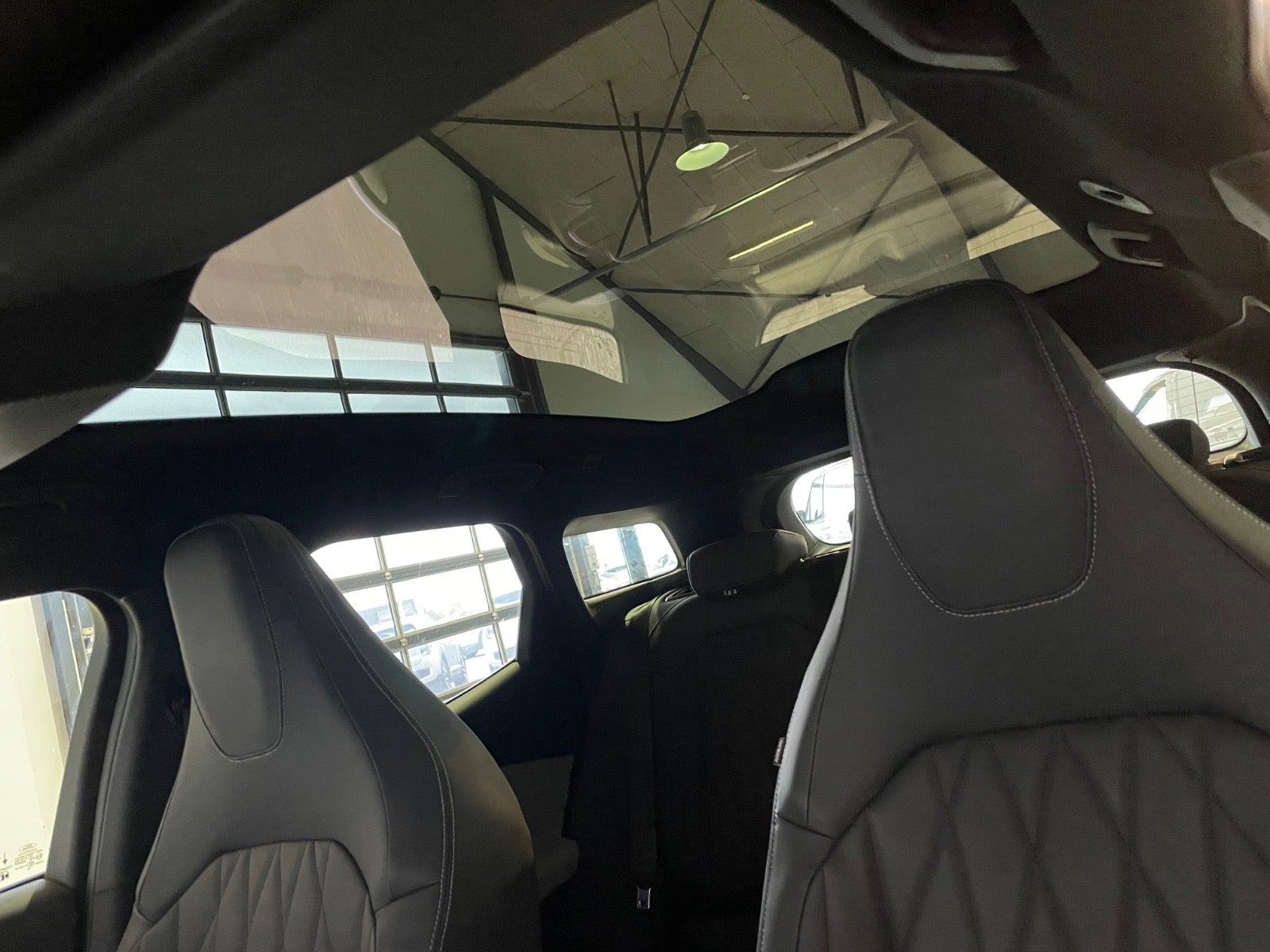 Ford Explorer Premium Extended Range