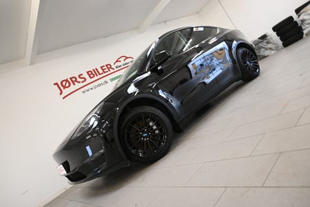 Tesla Model Y Long Range AWD