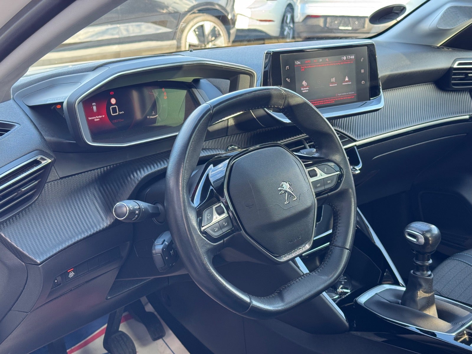 Billede af Peugeot 208 1,5 BlueHDi 100 Allure Sky