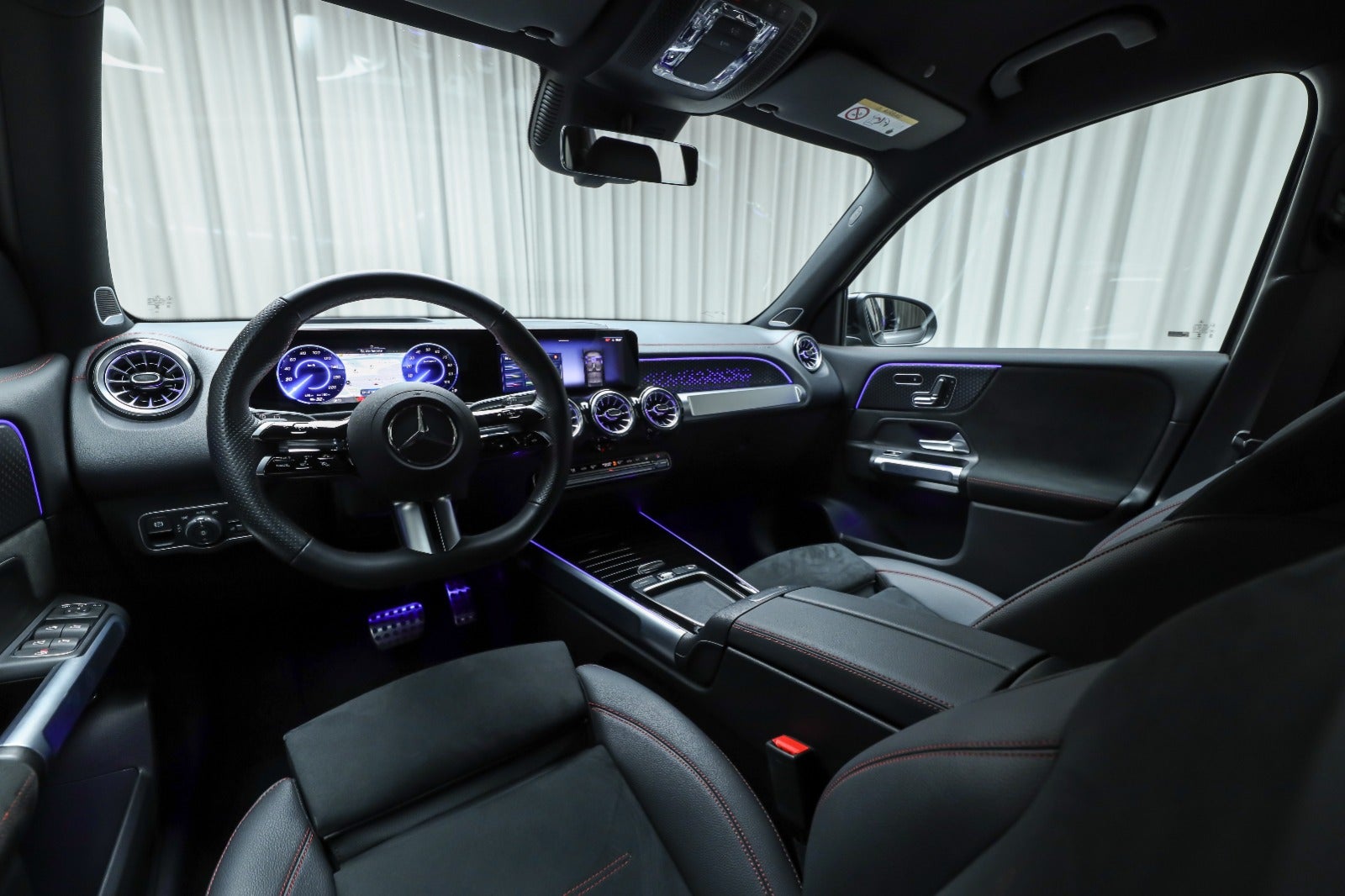 Mercedes-Benz EQB 250+ (4/8)