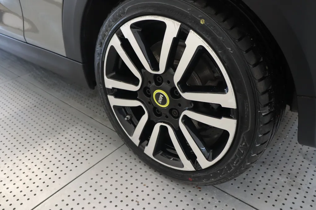 MINI Cooper SE Camden Edition