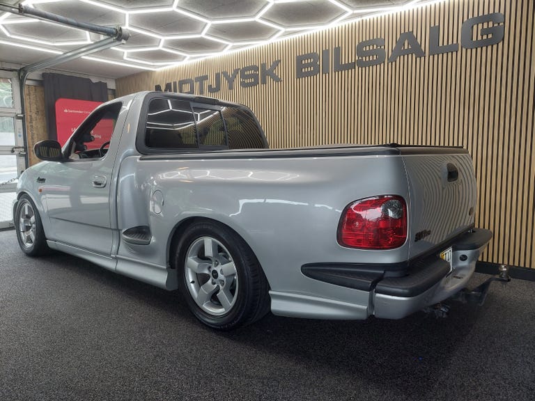 Ford F-150 SVT Lightning aut.