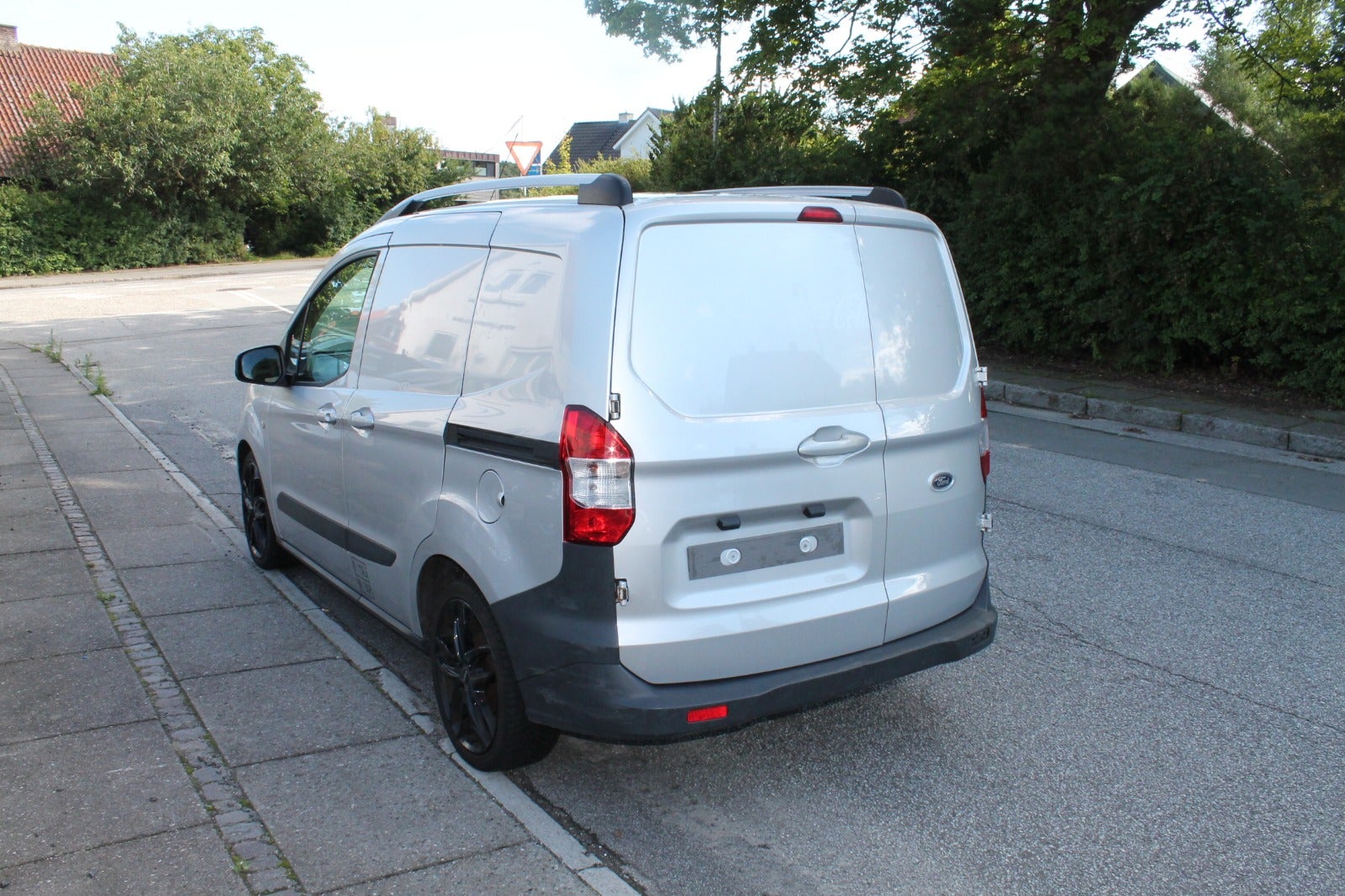 Ford Transit Courier 2014