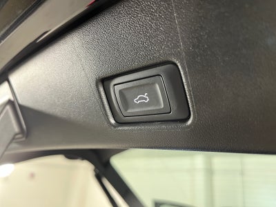 Audi Q4 e-tron S-line Sportback quattro Van