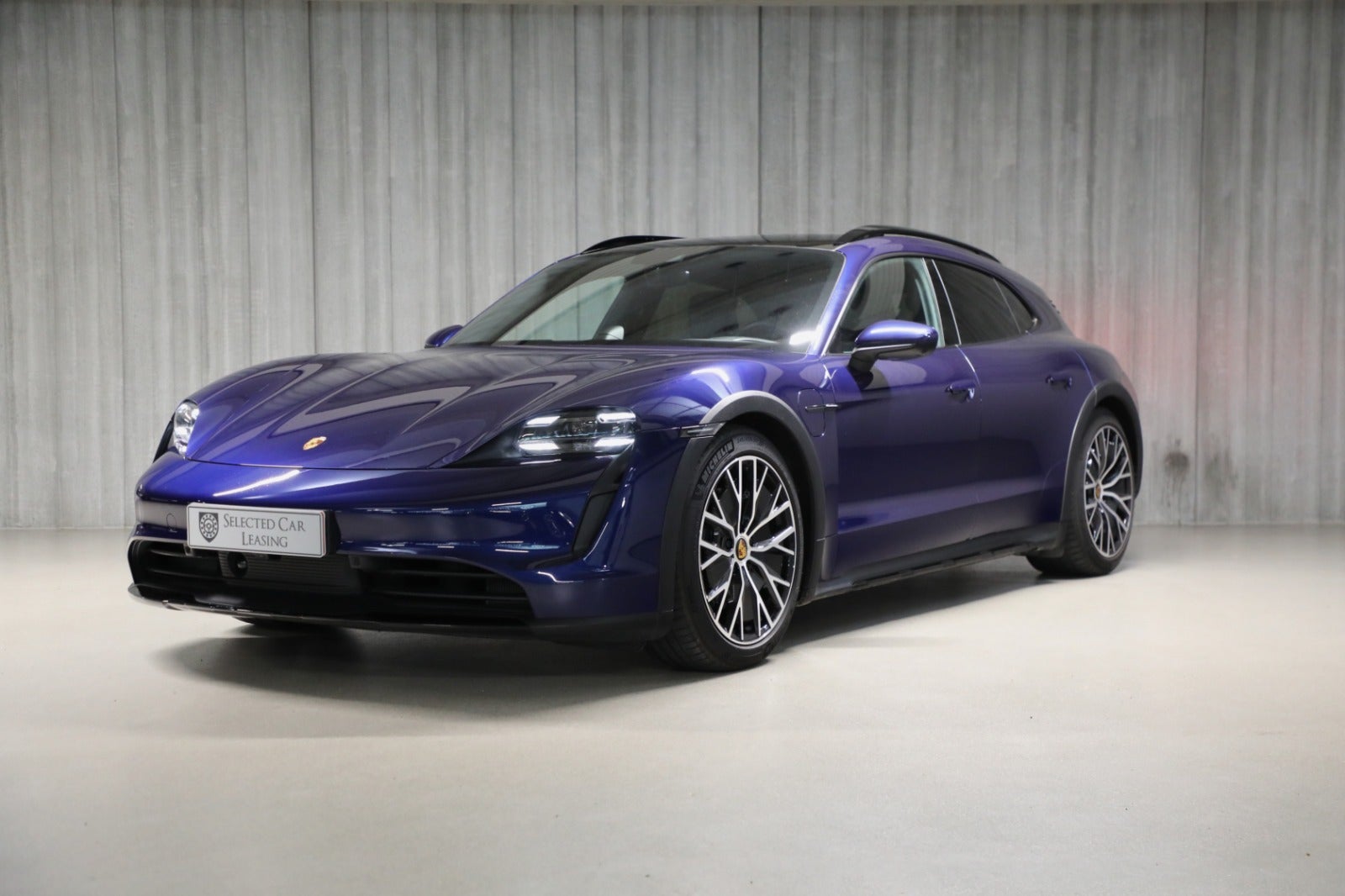 Porsche Taycan 4 Performance+ Cross Turismo