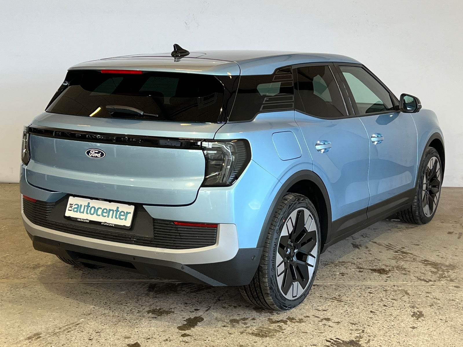 Ford Explorer Premium Extended Range AWD