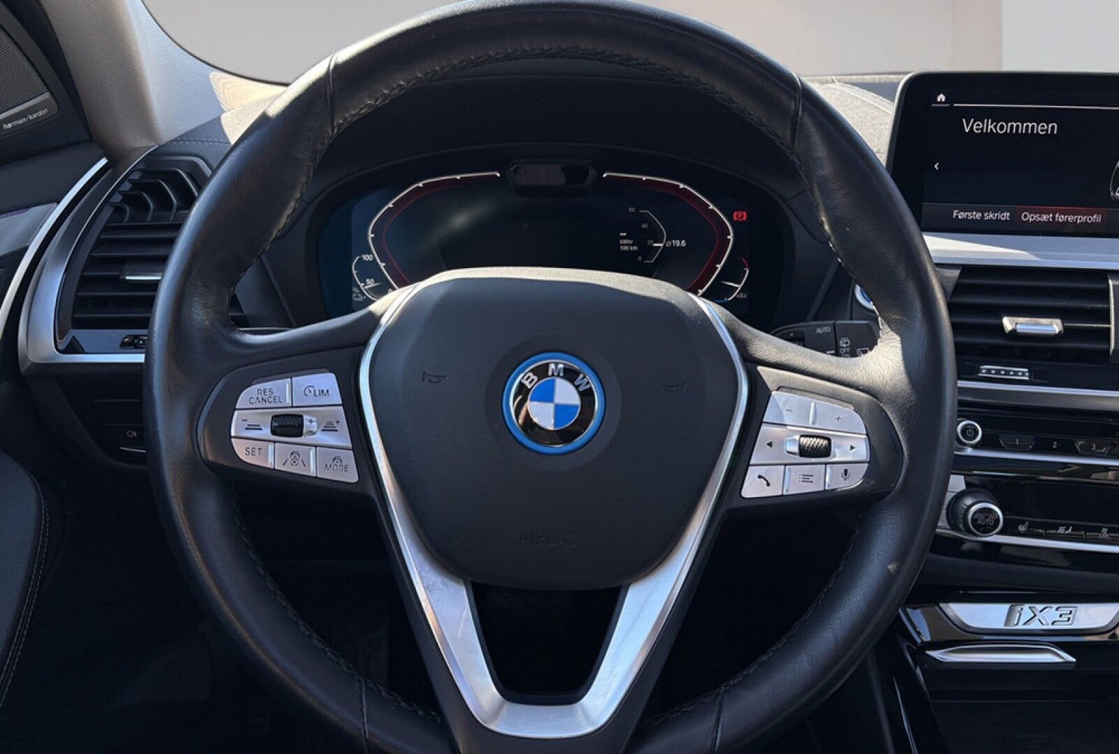 BMW iX3 Charged Plus