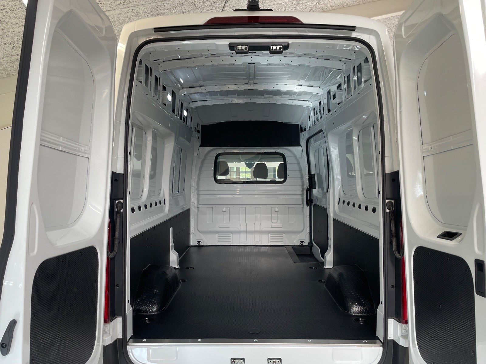 Billede af Maxus e-Deliver 9 88 L3H3 Kassevogn