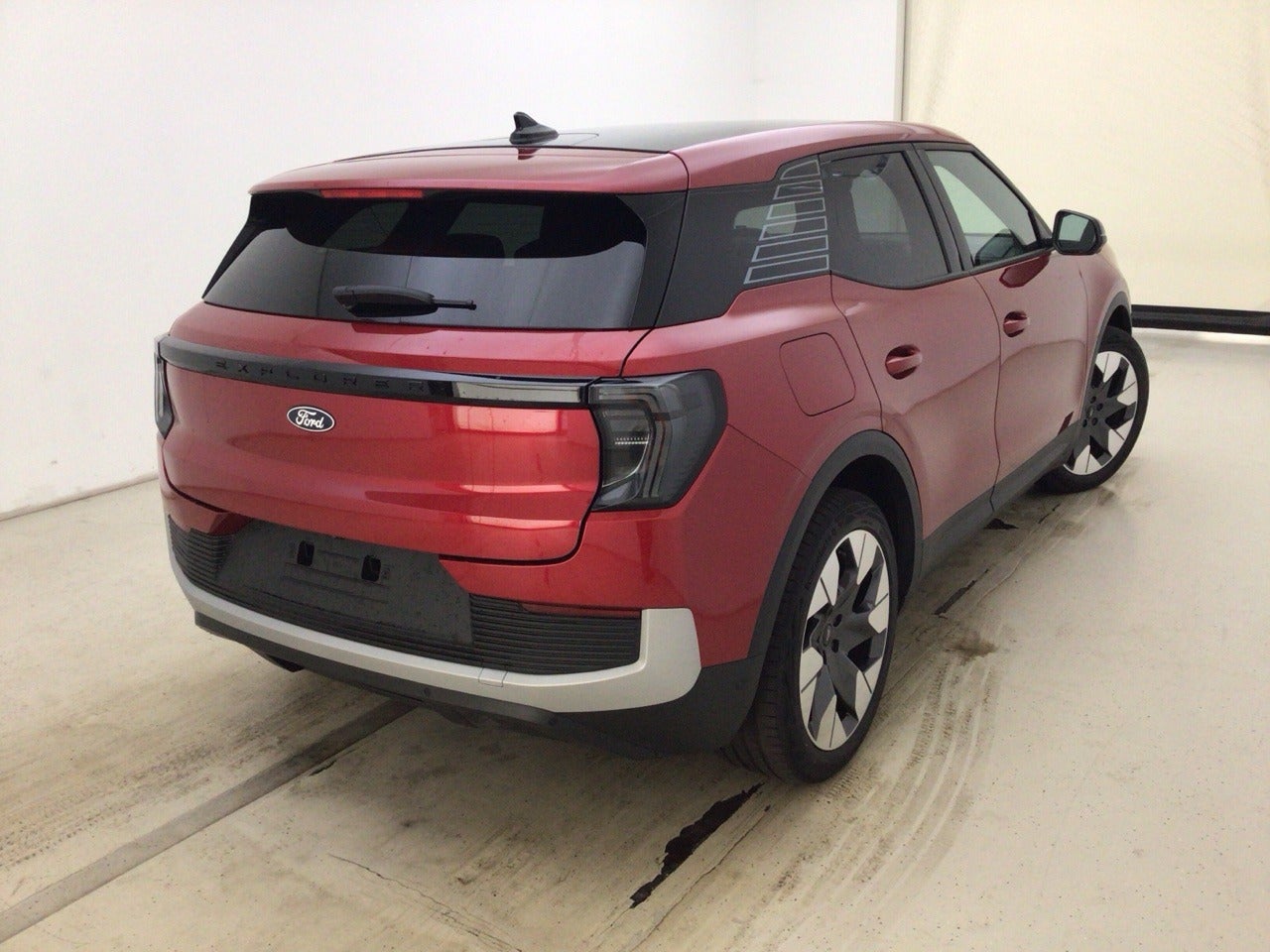 Ford Explorer Premium Extended Range