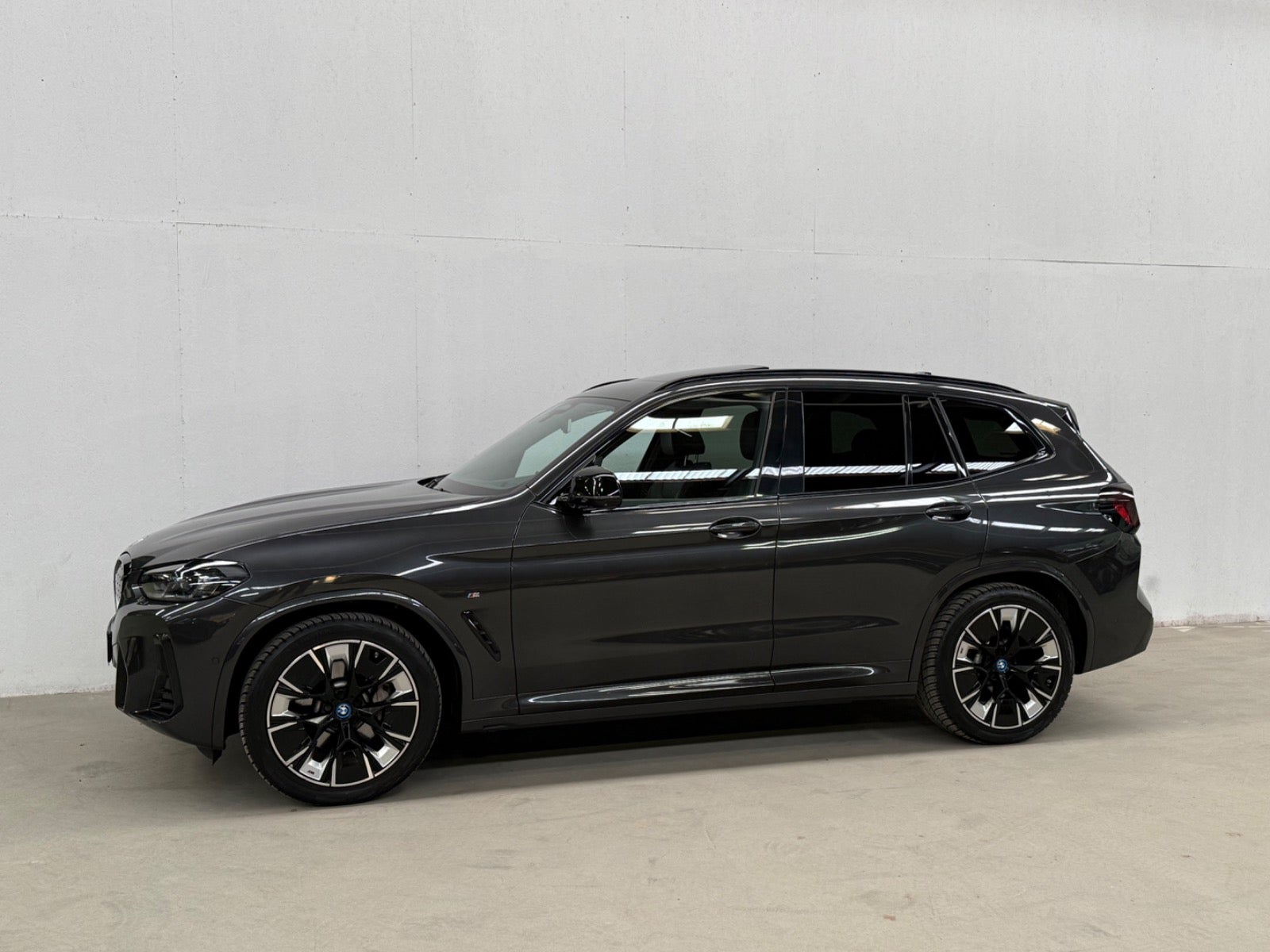BMW iX3 Charged Plus M-Sport A