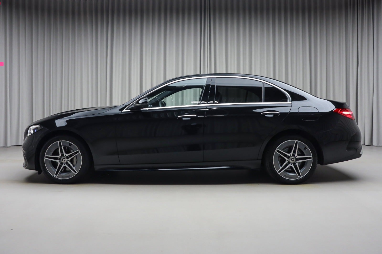 Mercedes-Benz C 300 e (6/8)