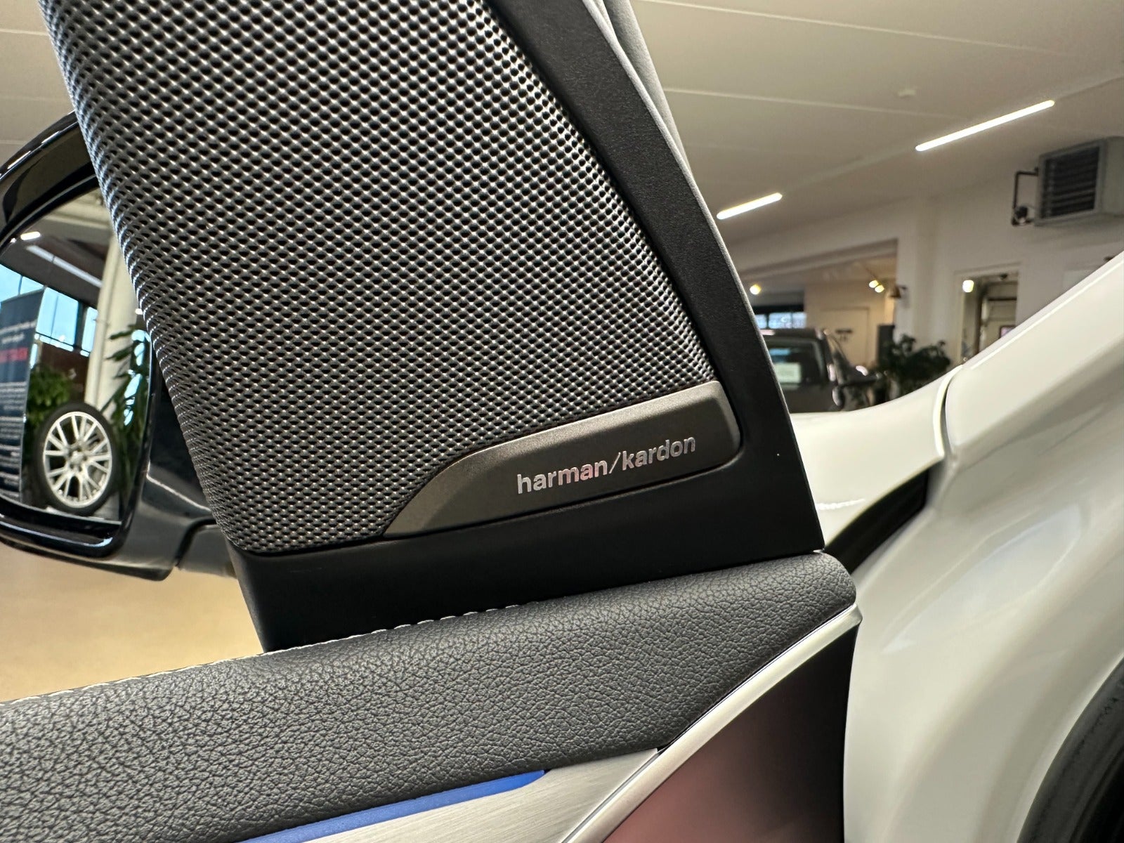 Billede af BMW iX3  Charged Impressive