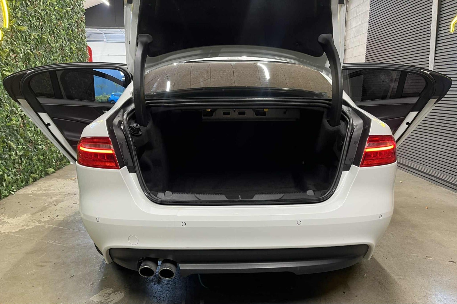 Billede af Jaguar XE 2,0 D180 Prestige aut.