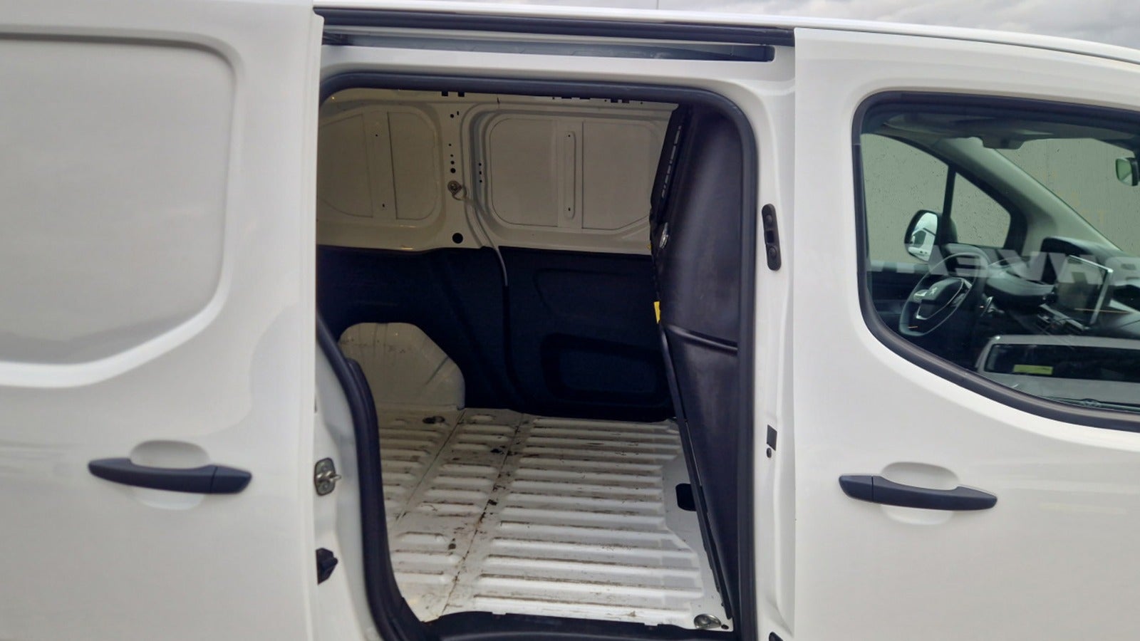 Billede af Peugeot Partner 1,5 BlueHDi 130 L1V1 Plus EAT8 Van