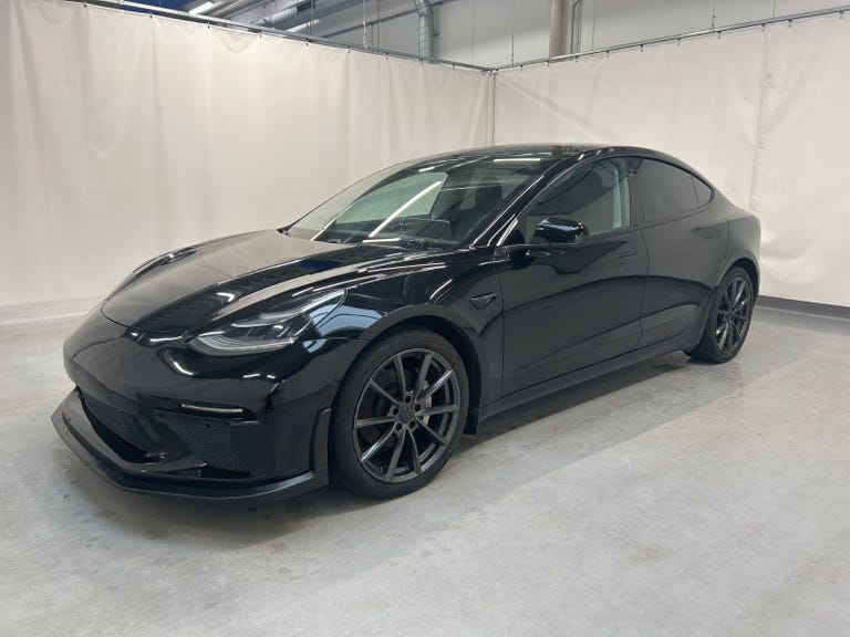 Tesla Model 3 Long Range AWD