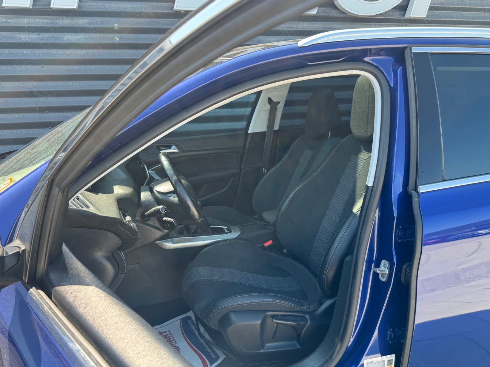 Billede af Peugeot 308 1,5 BlueHDi 130 Allure Sky SW