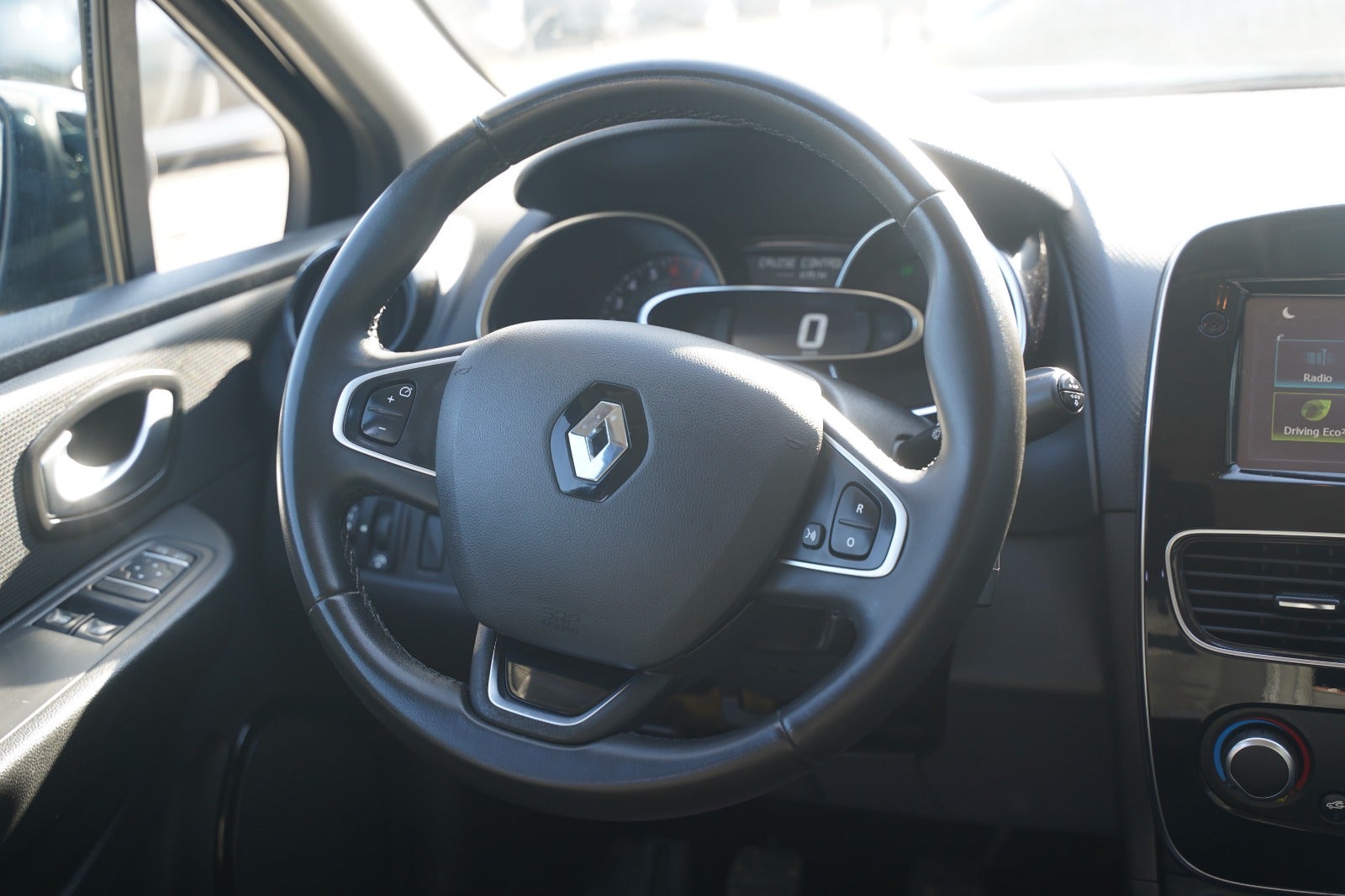 Billede af Renault Clio IV 0,9 TCe 90 Expression Sport Tourer